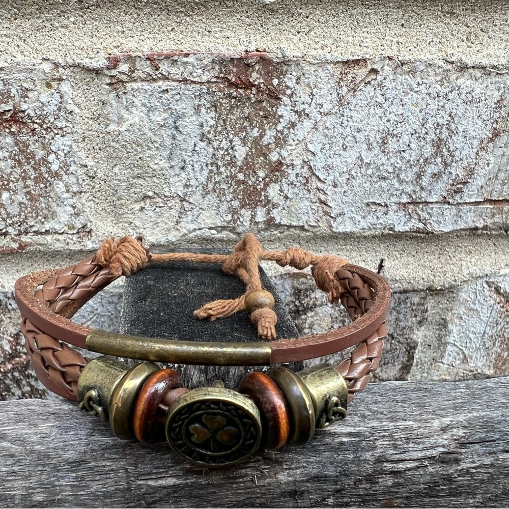 Irish theme, tie on bracelet with cute shamrock detail